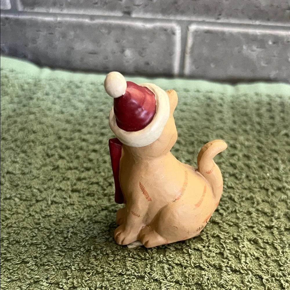Blossom Bucket 2013 Cat Figurine with Santa Hat